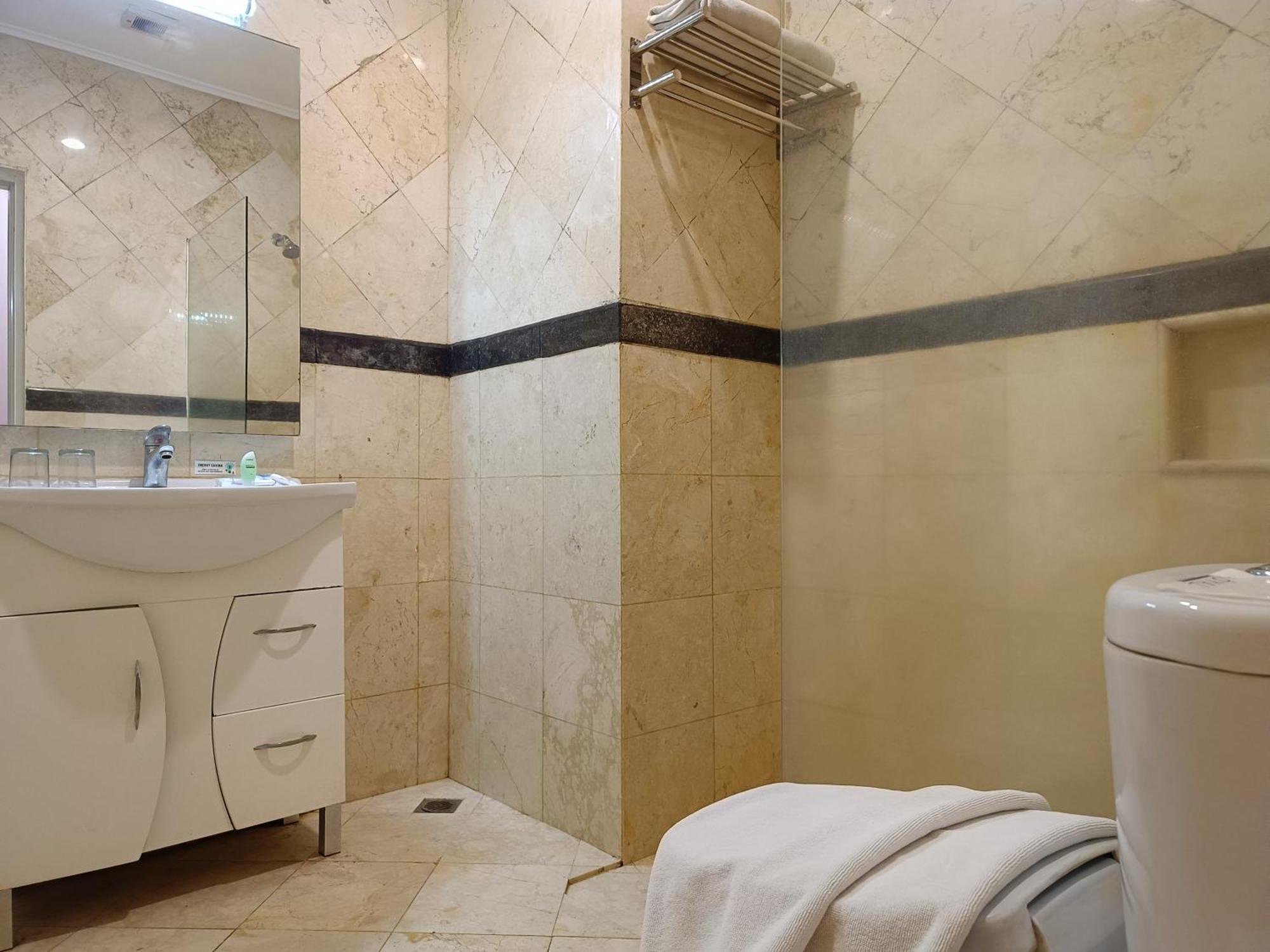 Royal Hotel And Villas Trawas Room photo